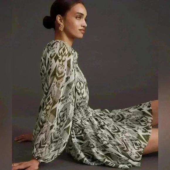 🆕 NWT MISA Los Angeles Crewneck
Printed Mini Mercy dress Size: Small - Picture 3 of 11